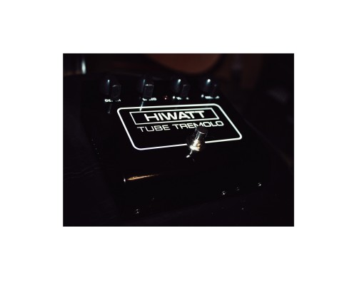 HIWATT Tube Tremolo - ламповая педаль эффектов для гитары (тремоло)