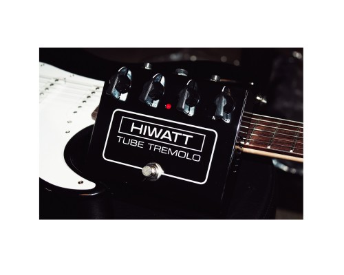 HIWATT Tube Tremolo - ламповая педаль эффектов для гитары (тремоло)