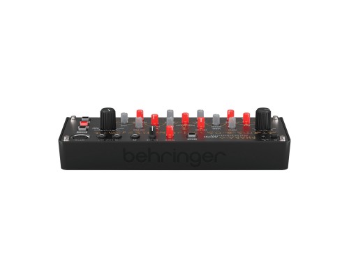 BEHRINGER PHARA-O MINI - аналоговый синтезатор, 27 сенсорных клавиш, VCO, VCF и VCA